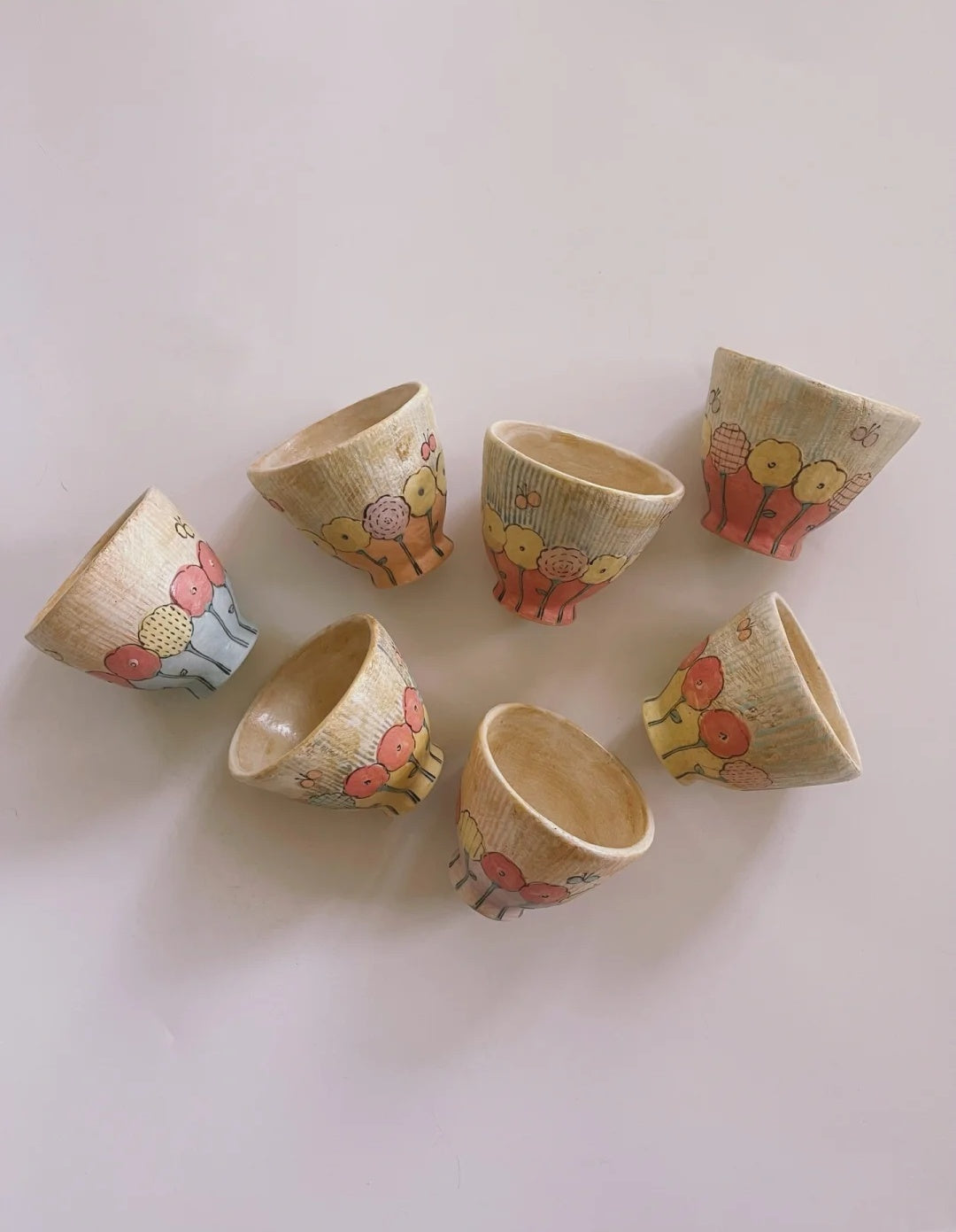 Vintage style platters and parquet mugs are combined by hand(12pieces)