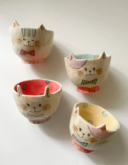 Three Combinations of Handmade Cups and Bowls in Kitten Style（8 pieces）